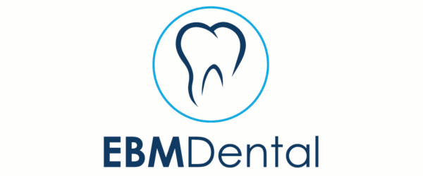Logo de la société EBM Dental, laboratoire de prothèses dentaires